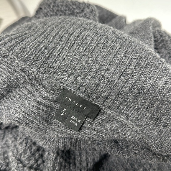 Theory Aldanta 100% Cashmere Sweater Turtleneck Waffle Knit Ribbed Gray S Small - Picture 8 of 10